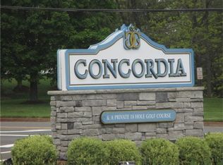7 Canterbury Dr, Monroe Township, NJ 08831