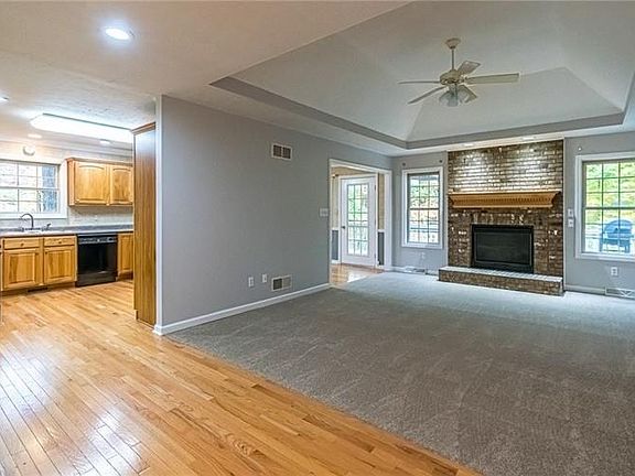 3rd image of 183 Bayberry Ln
