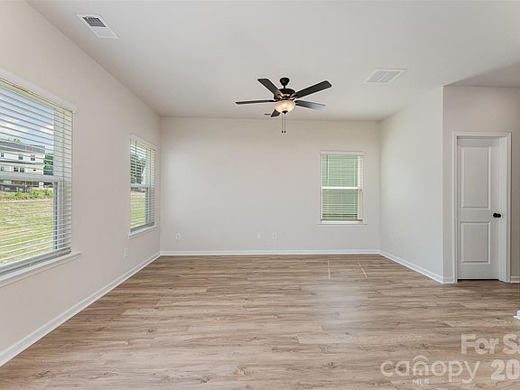 2nd image of 3019 Sheets Cir