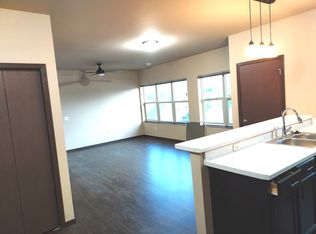 700 Nygaard St APT 6, Stoughton, WI 53589