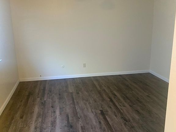 4th image of 639 W Antonio Dr