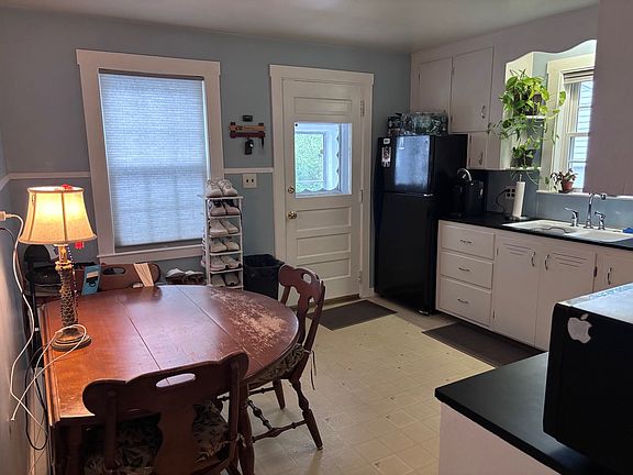 5th image of 33 Lenox St