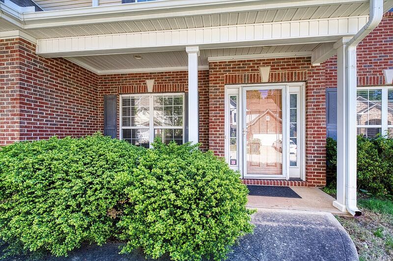 1st image of 118 Roberts Hill Dr