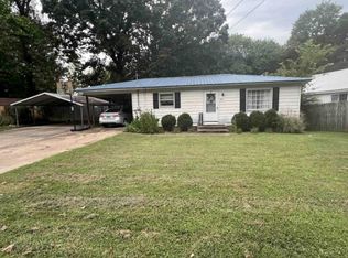 100 Deberry St, Savannah, TN 38372