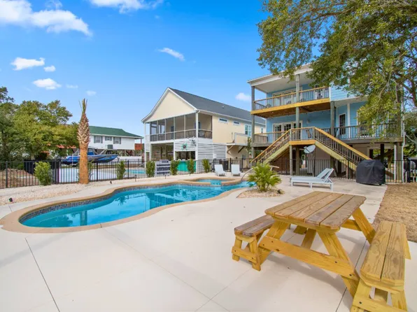 2219 E Pelican Dr, Oak Island, NC 28465