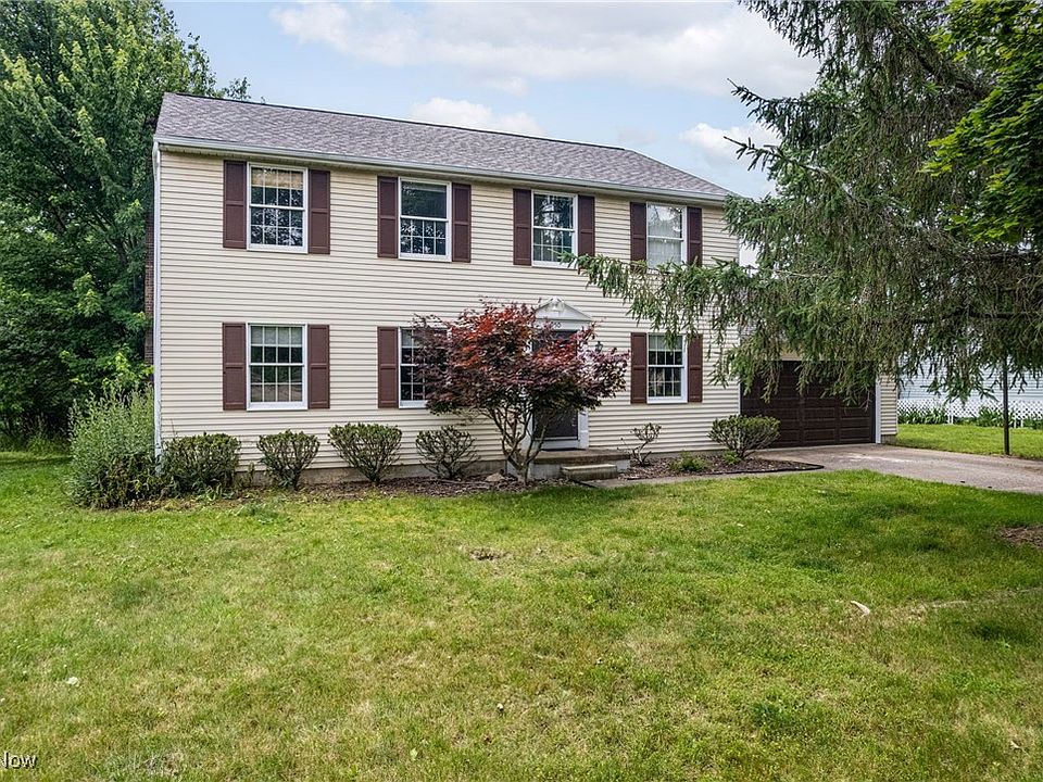 1st image of 950 Lancaster Dr