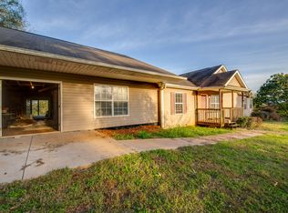 10255 Arnold Ln, Mascot, TN 37806