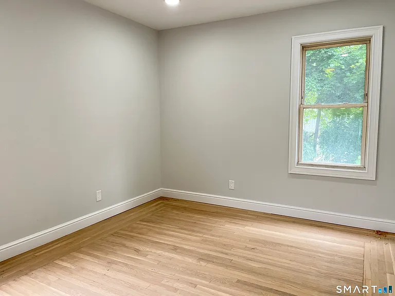 82 Howard Ave #2L — Photo 8