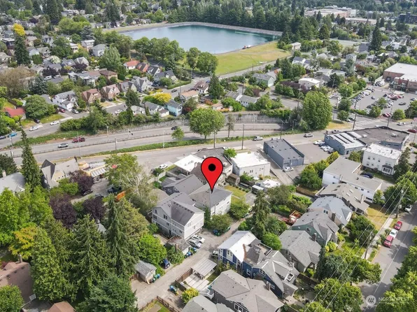 7539 11th Avenue NE, Seattle, WA 98115
