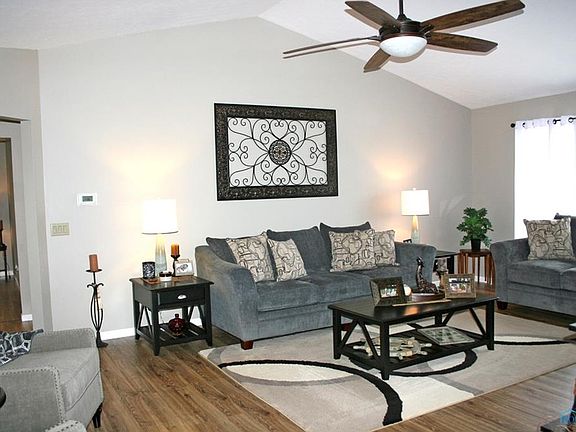 4th image of 130 Primrose Ln