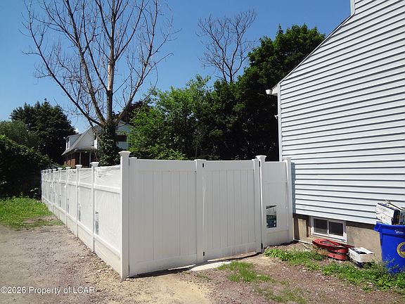 5th image of 83 Bradford St
