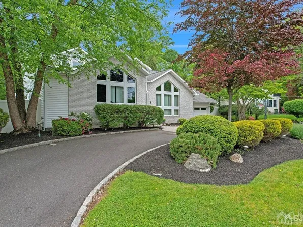 3 Clive Hills Rd, Edison, NJ 08820