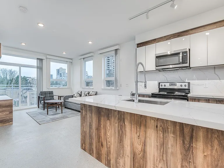 1170 Barclay St #304 — Photo 5