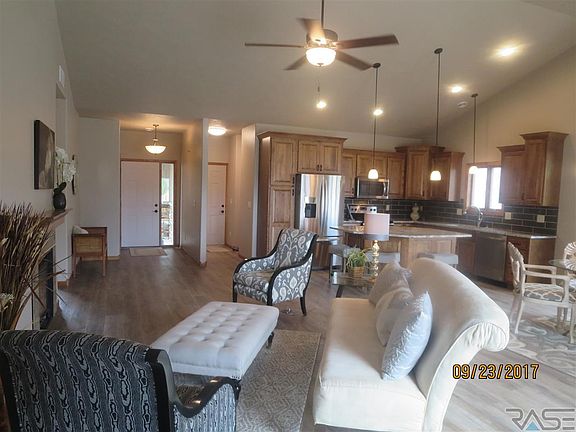 5th image of 6214 S Monterey Pl
