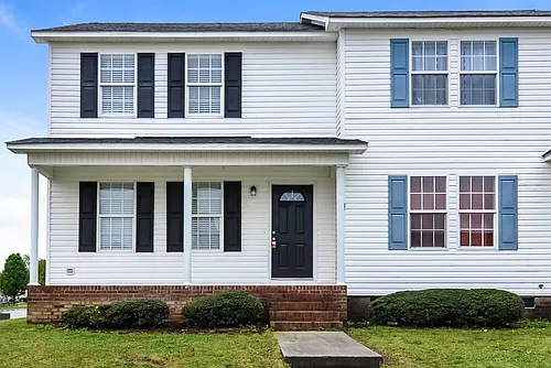 101 Mayfair Ct Photo 1