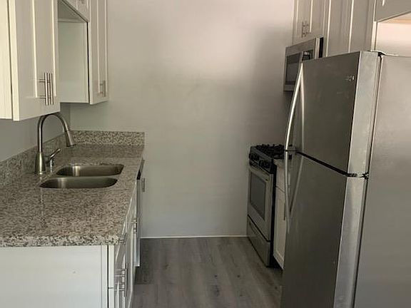 4th image of 3949 Kansas St APT 18