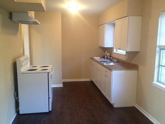 2nd image of 1006 S 23rd St