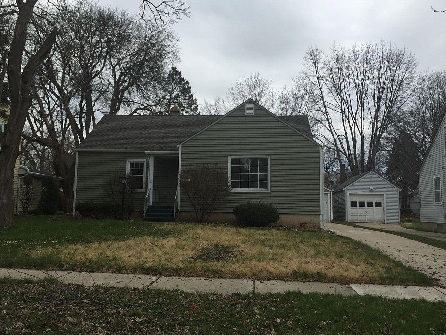 1st image of 811 Kensington Pl