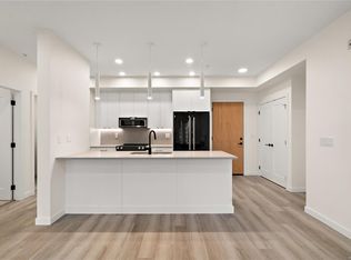 610 Lampson St #304, Esquimalt, BC V9A6A1