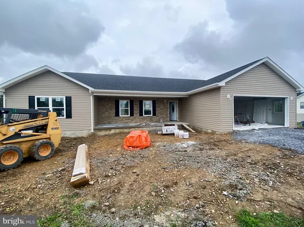 215 Pasture Ln, Capon Bridge, WV 26711