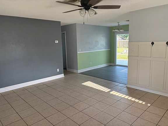 5th image of 900 NE 44th St