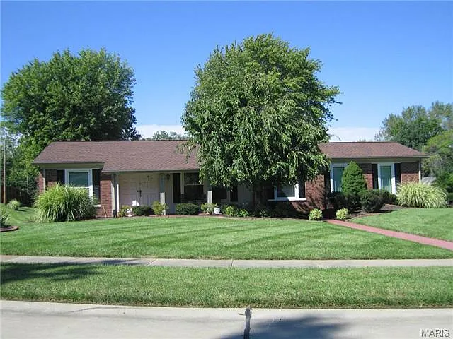 2717 Westminster Dr photo 1