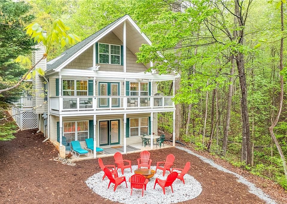 1st image of 83 Lake Place Ct