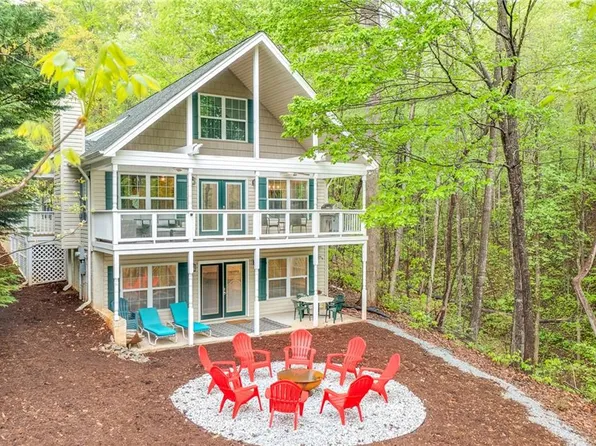 83 Lake Place Ct, Lavonia, GA 30553