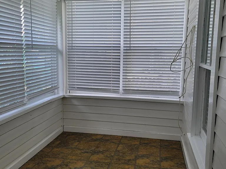 945 6th St N #2 — Photo 3