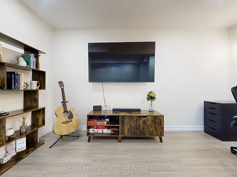 16 Edison Way — Photo 27