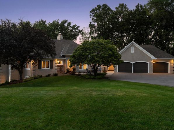 2454 Crowne Hill Rd, Minnetonka, MN 55305