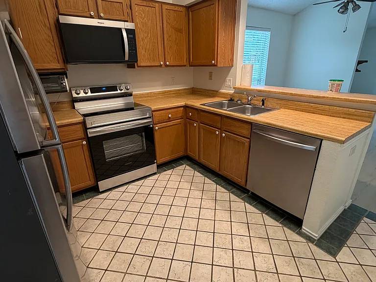 2312 Dalewood Ln — Photo 4