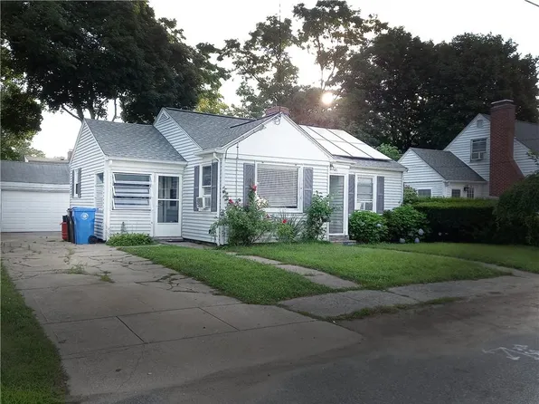 121 Forest Ave, Cranston, RI 02910