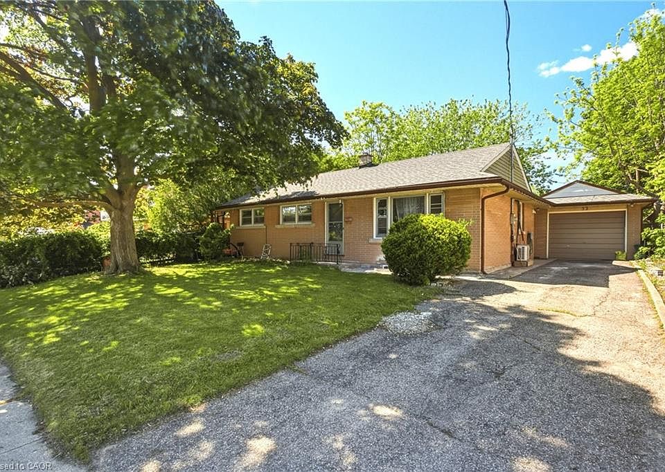 1st image of 32 Close Ave