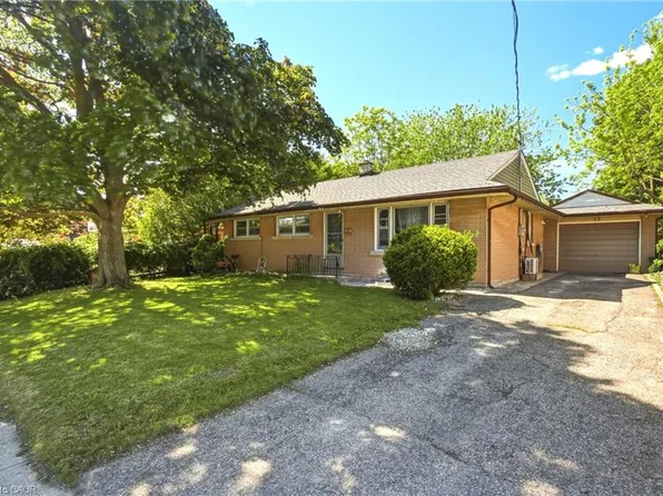 32 Close Ave, Cambridge, ON N1R 2R6