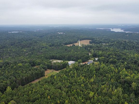 5th image of 921 Dockins Dr