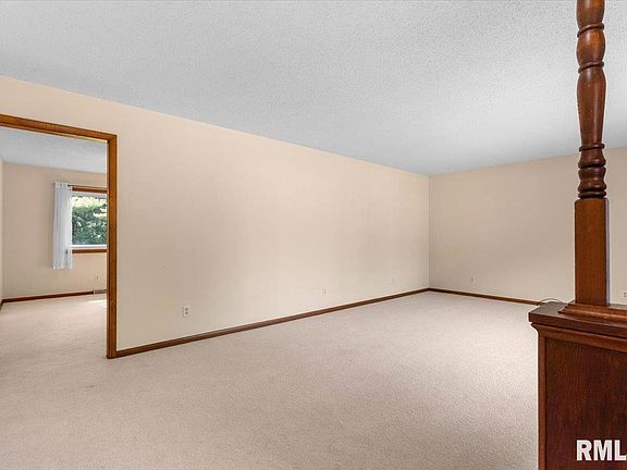 3rd image of 169 Bellerive Rd