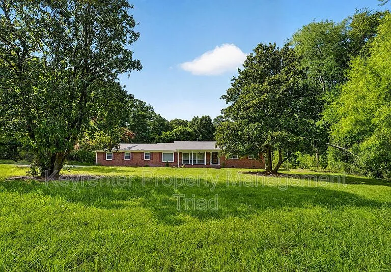 5108 Lakeshore Ct — Photo 40
