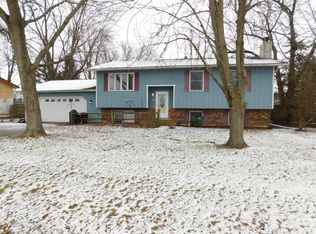 305 Legner St, Leland, IL 60531