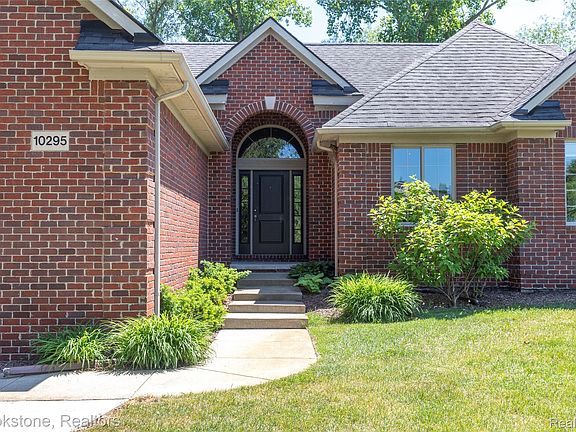 3rd image of 10295 Northridge Ct