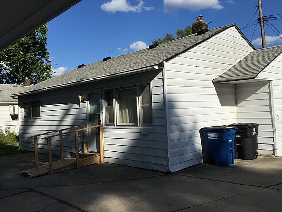 3rd image of 31438 Alcona Ct