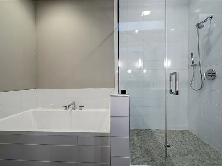 721 Longleaf Dr NE #9 — Photo 16