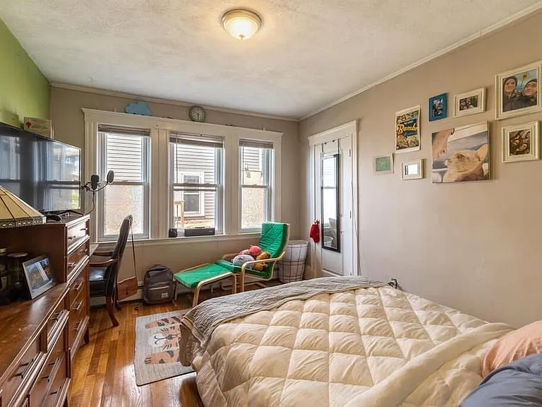 114 Gladstone St — Photo 11