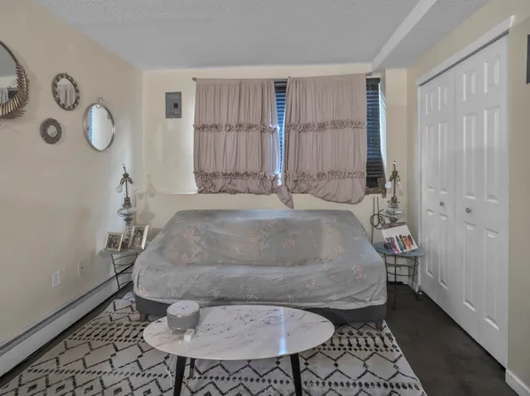 221 Macdougal Street image 6 of 18