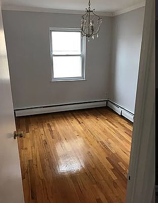 4th image of 1377 Burke Ave #2