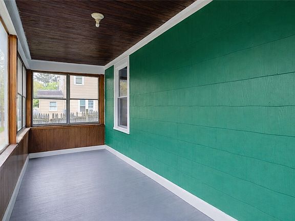 4th image of 1531 N Goodman St