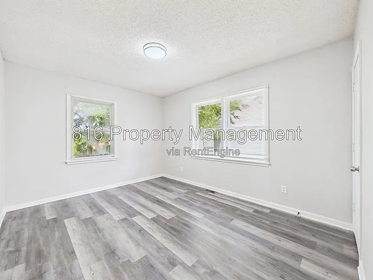 5715 Wabash Ave — Photo 12