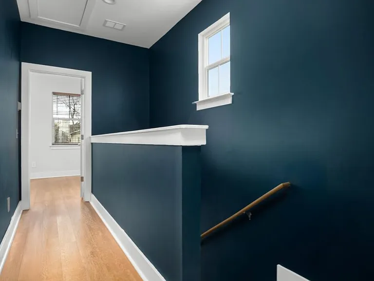 2037 Arbutus Ave — Photo 5