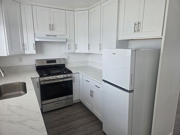 2nd image of 3741 Marlborough Ave APT 6