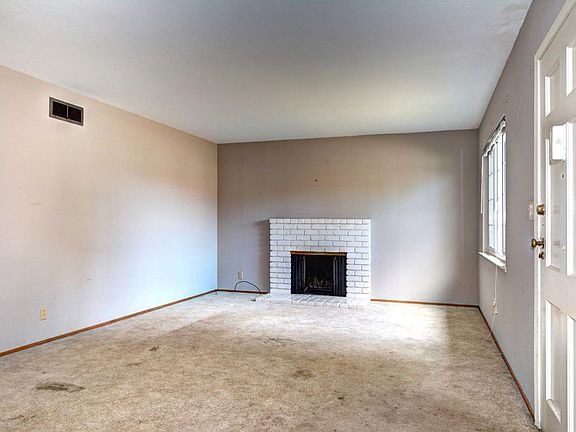 3rd image of 1204 Johnson Ave